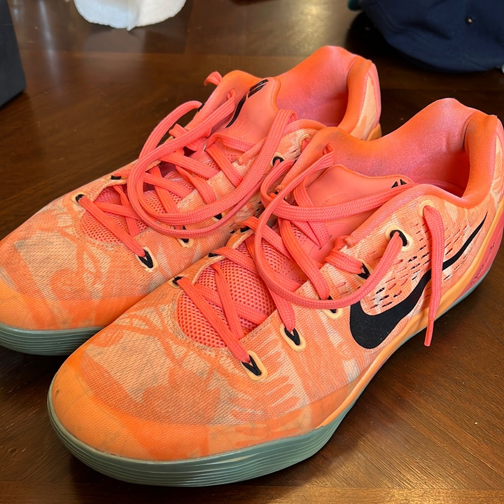 Kobe 9 EM Bright Mango